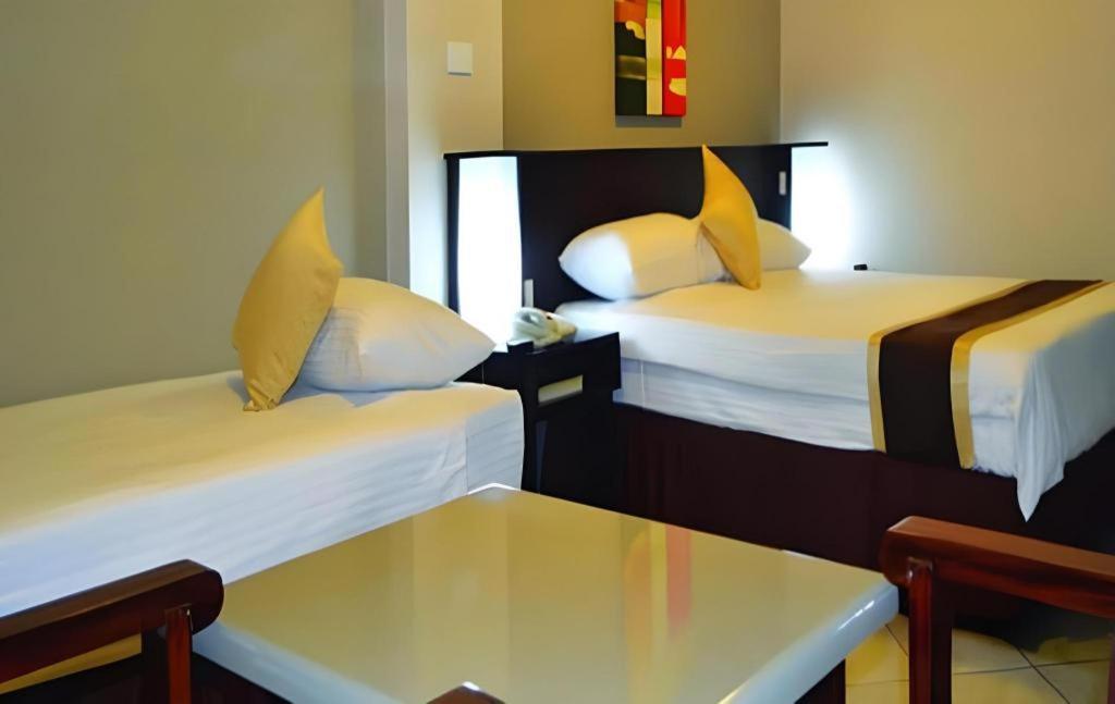Peninsula International Hotel Сува Екстер'єр фото