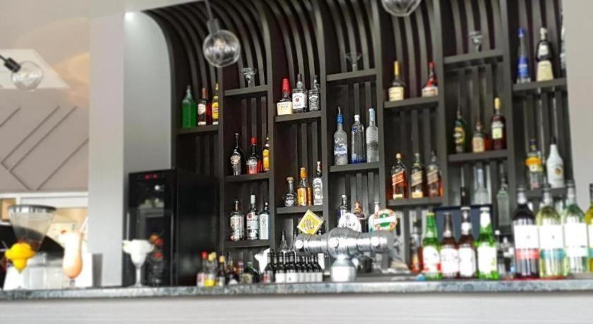 Peninsula International Hotel Сува Екстер'єр фото